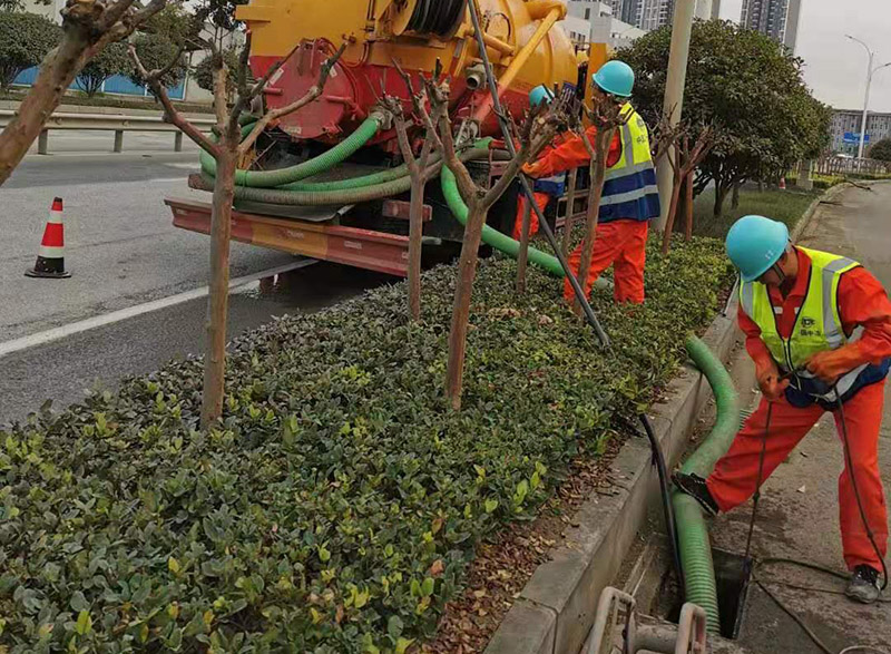 察布查尔市政管道清淤